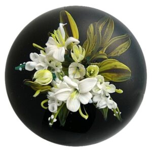 Happiness of White Flowers von Melissa Ayotte