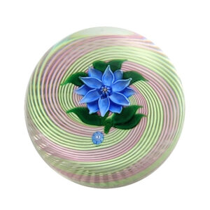 Jay Glass Swirl mit Clematis Miniatur von John Deacons