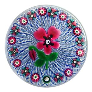 Selkirk Glass Stiefmuetterchen auf Lace von Peter Holmes
