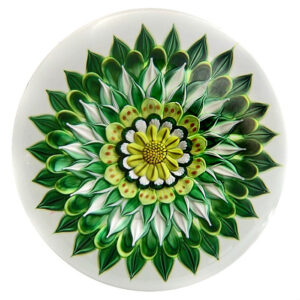 Mandala gruen von Richard Loesel