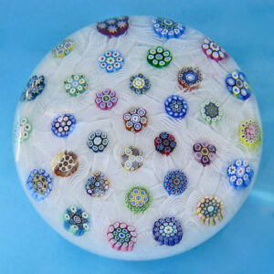 Scattered Millefiori auf Lace von Peter McDougall