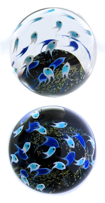 Touchstone Glass Fischschwarm blau von Cathy Richardson